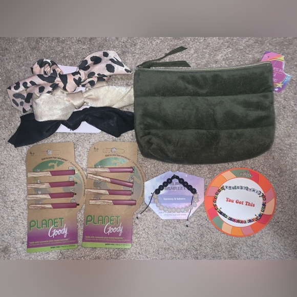 Accessories - NWT. 6 item accessories bundle.